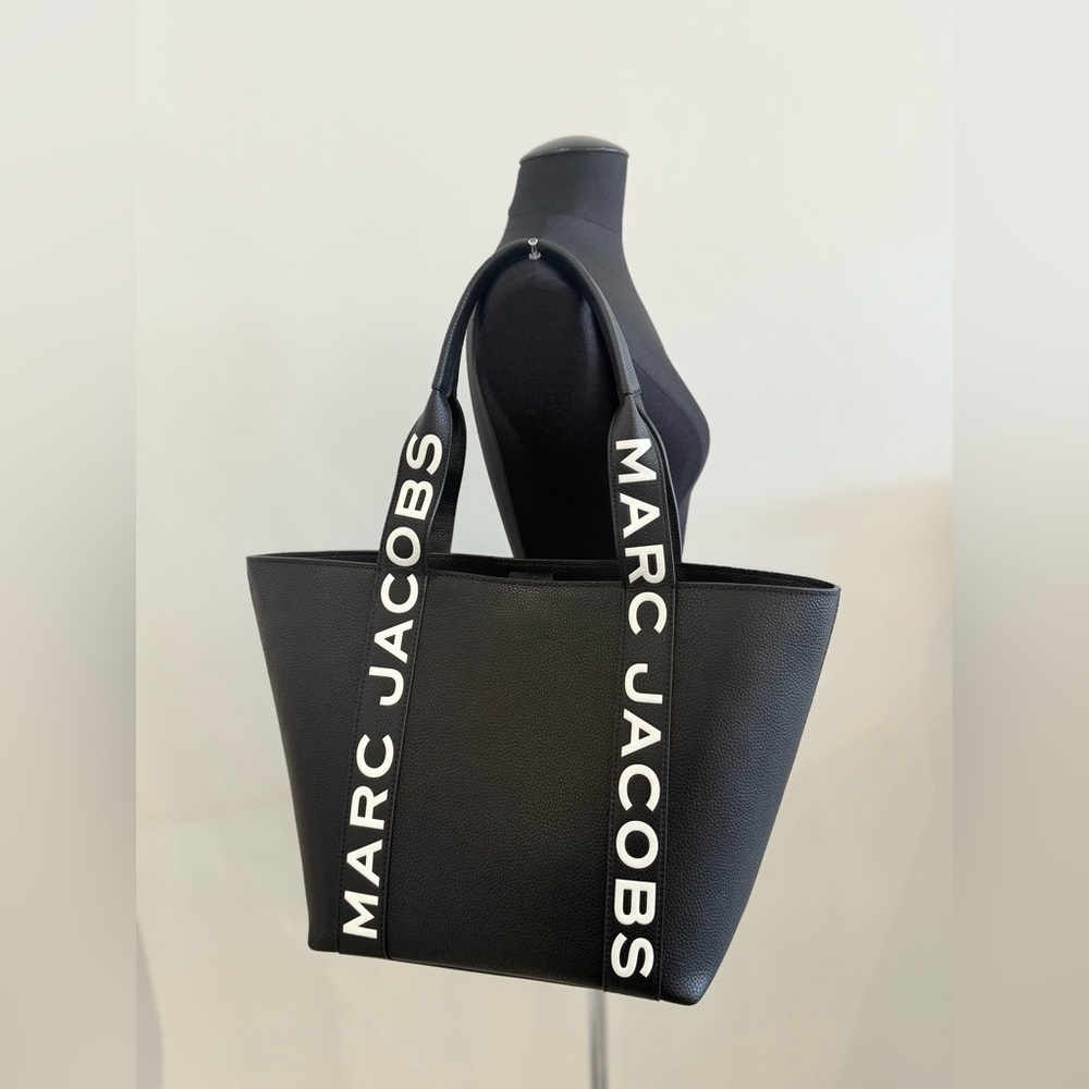 NWT Marc Jacobs Leather Large Marc et  Tote - Black